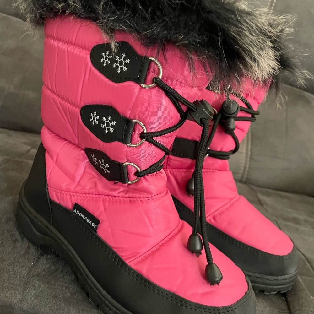Girl’s snow boots